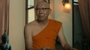 柯文哲撞脸泰剧绝庙骗局住持引热议，网友直呼神似让人出戏