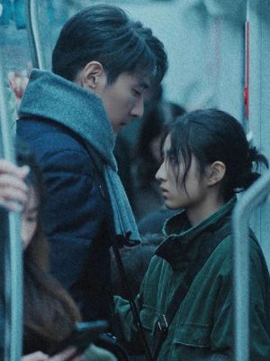 赵又廷张子枫主演秋雪漫过的冬天，翻拍经典韩剧我的大叔口碑两极