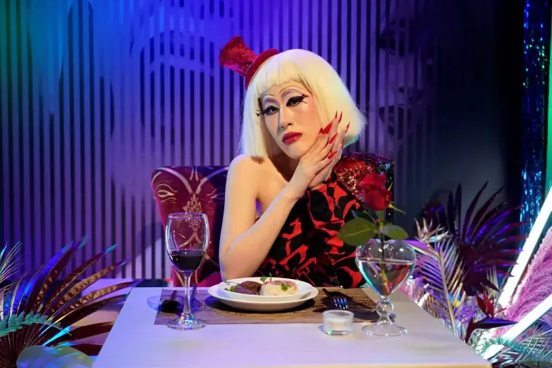 百白以前卫造型化身妖孽老娘惊艳全场