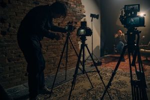 全流程解析：如何利用最新AI视频生成工具制作电影级短片