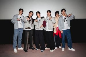 影集男公馆举办粉丝见面会，吴思贤当众俯卧撑宠粉引全场尖叫