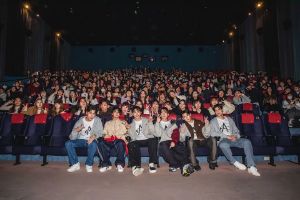 张立昂新剧《男公馆》首曝片花，变身妈妈桑秀超猛身材引粉丝尖叫