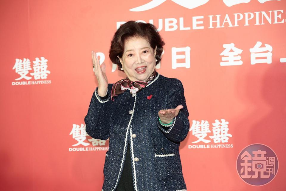 陈淑芳谦称这次来跟年轻演员学习,但她片中短短一个表情转变就尽显演技。