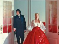 玛格特·罗比联手雅各布·艾洛蒂，新版《咆哮山庄》性张力拉满！