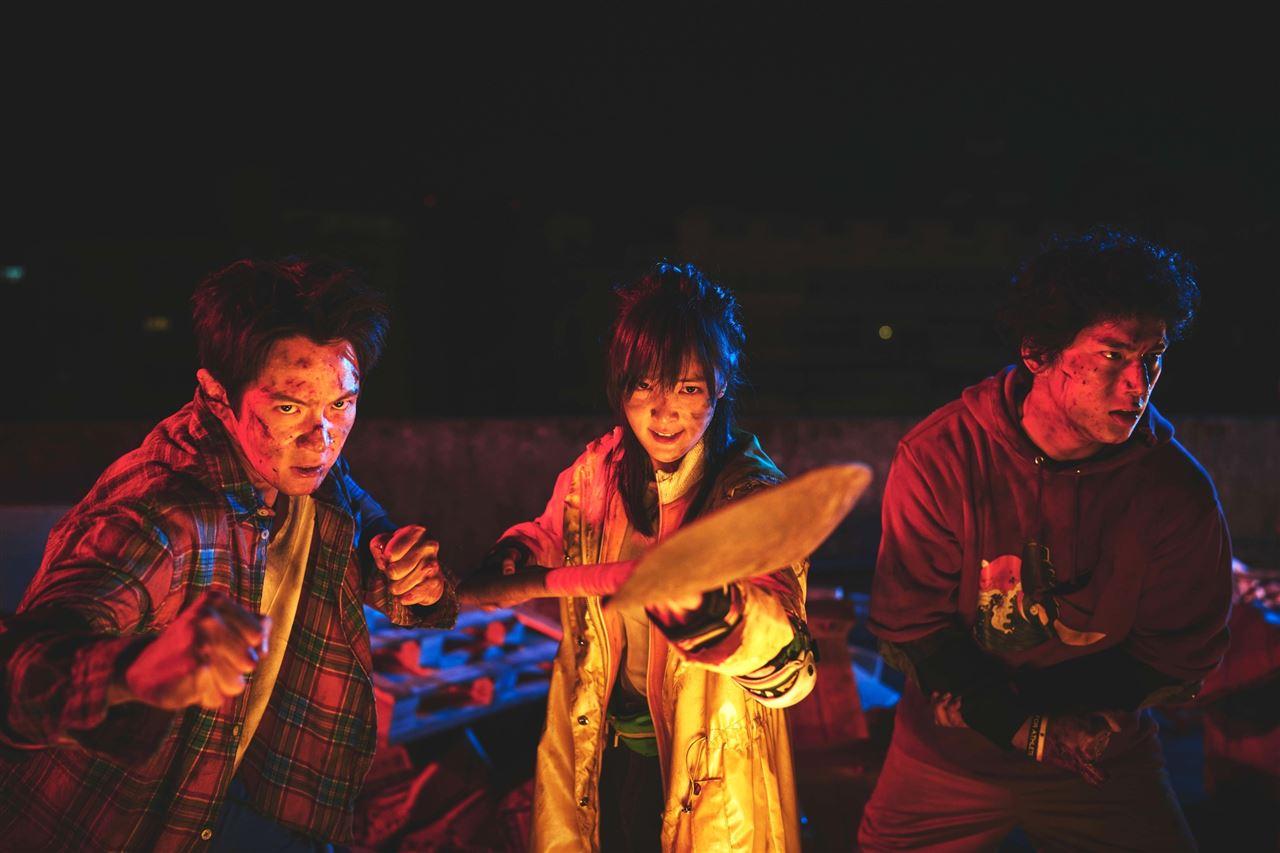 片中柯震东与朱轩洋兄弟情谊著墨不足，和王静的感情发展仓促也挨批。