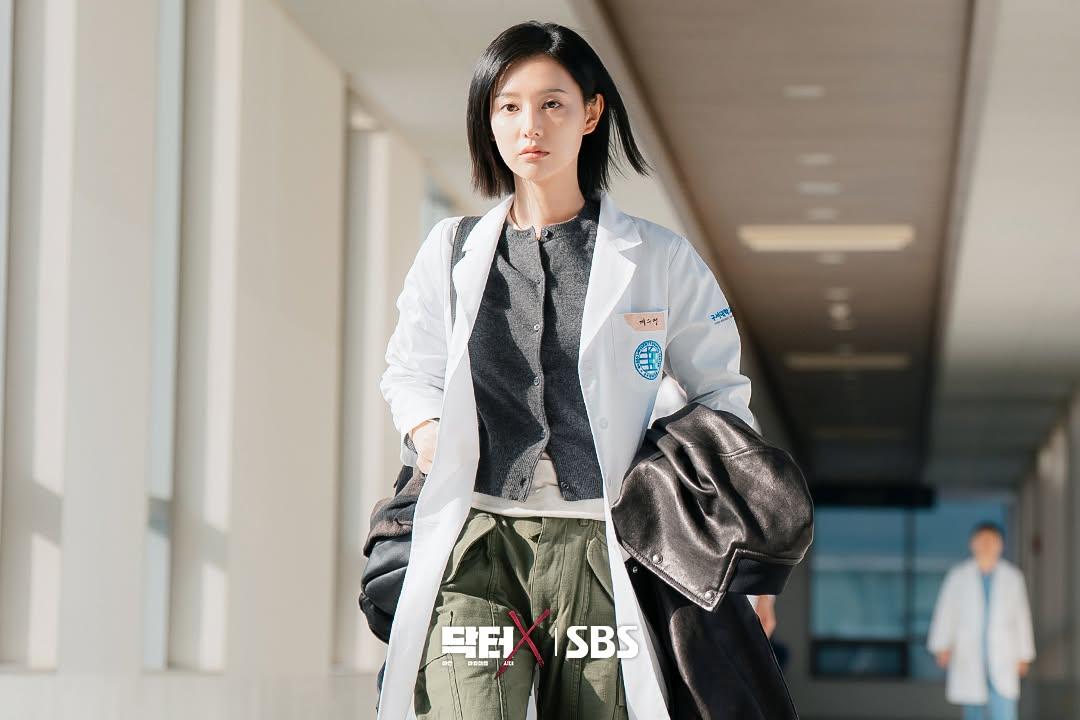 《Doctor X:白色黑手黨時代》金智媛劇照