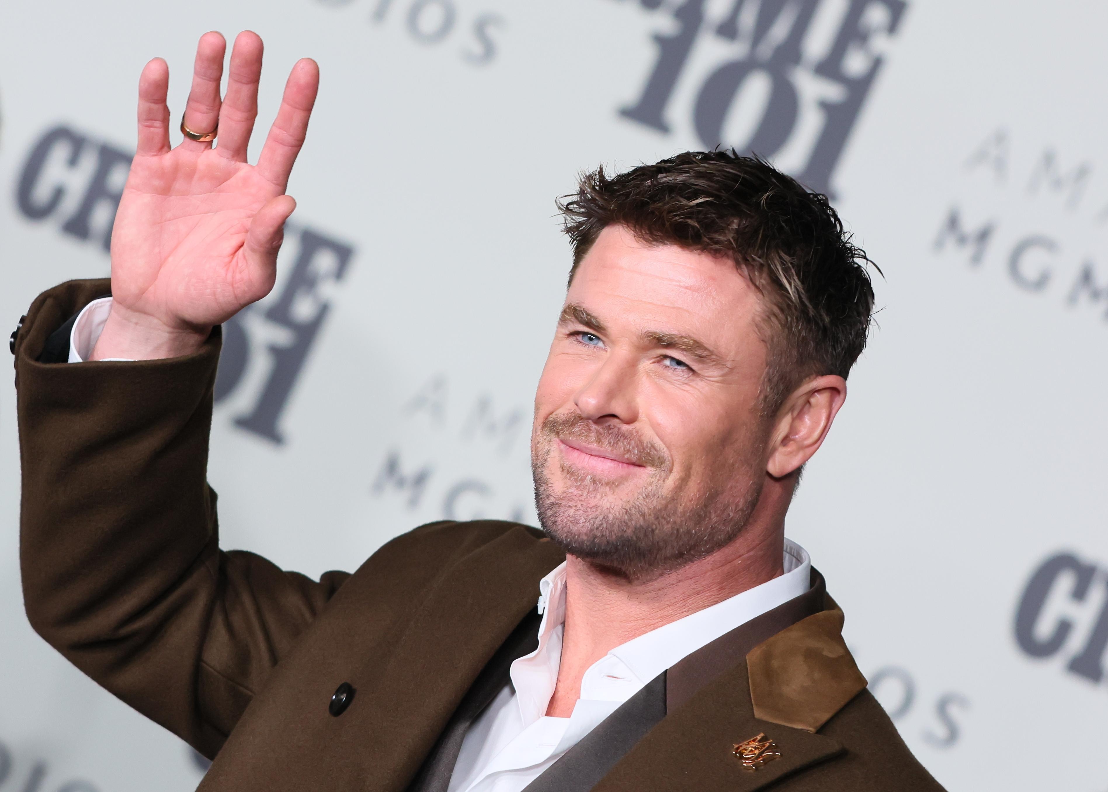 克里斯汉斯沃曝阿兹海默症风险，与失智父亲拍纪录片盼唤醒记忆