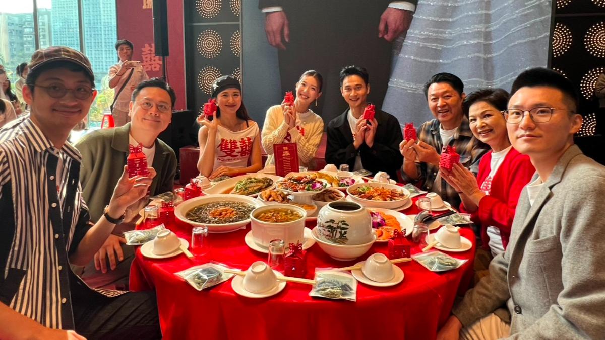 刘冠廷《双囍》影厅办桌，携手余香凝与280位影迷共享贺岁视觉盛宴