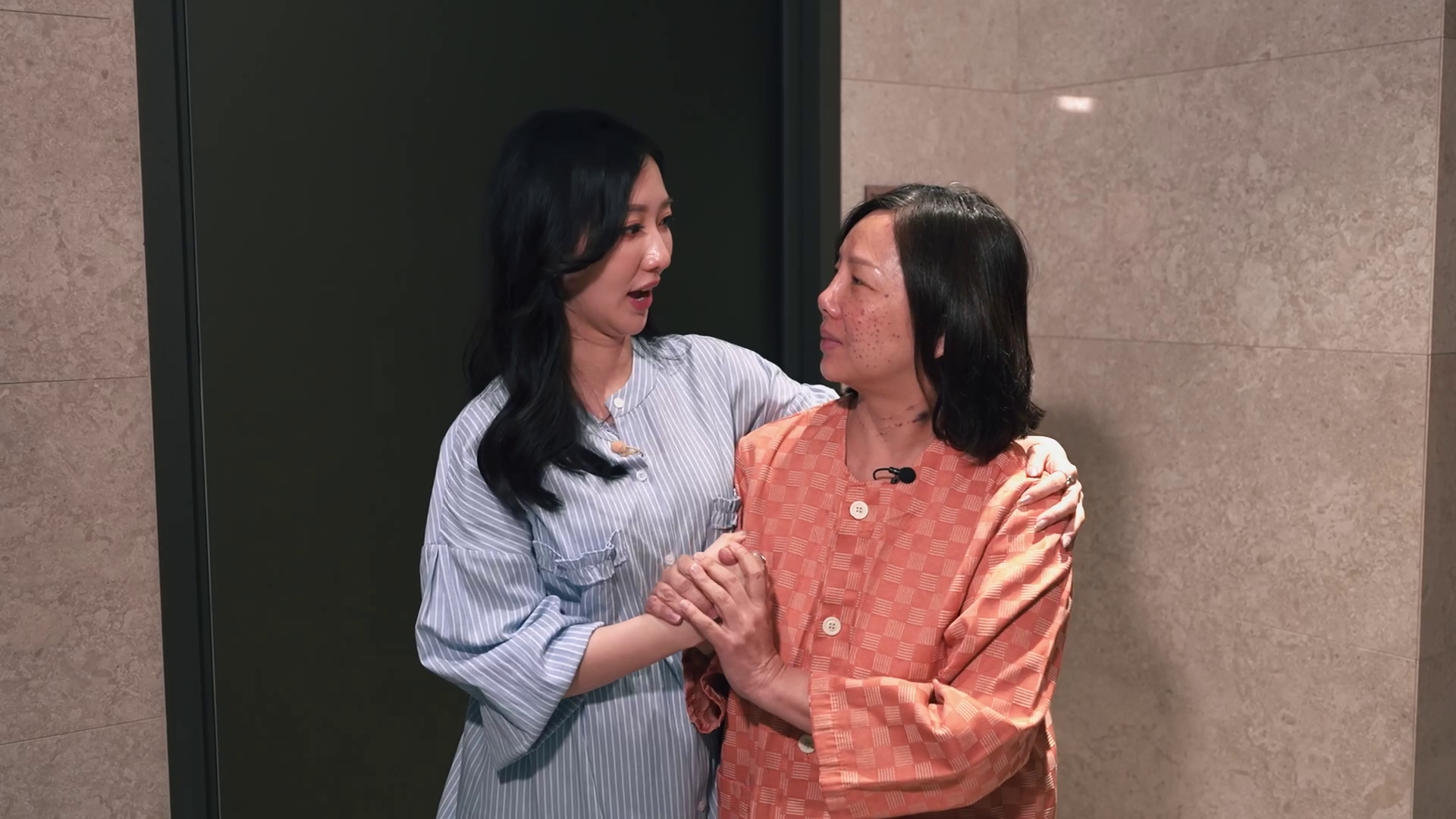 何依婷首爾直擊醫美真相：黃梓瑋術前驚恐落淚，揭秘“開刀”與“無痕”區別