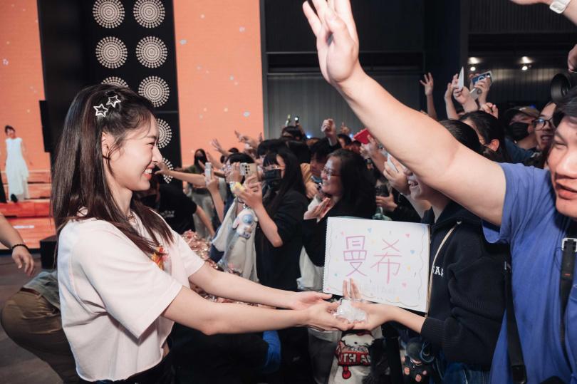 拍了《阳光女子》后，年纪轻轻的何曼希已圈粉无数。